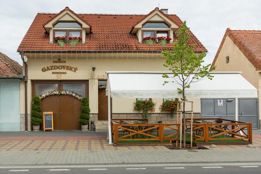 Penzion Gazdovsky Hostinec Topolcianky Exterior photo